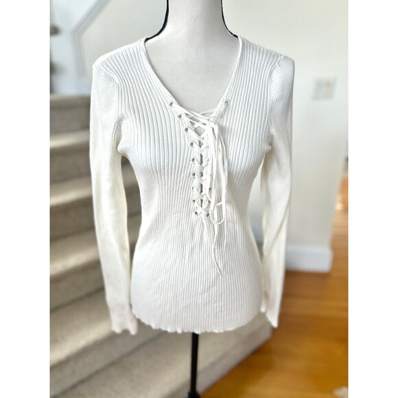 A.L.C. White Ribbed Knit Criss Cross Lace Up Long Sleeve V-Neck Sweater - Picture 1 of 6